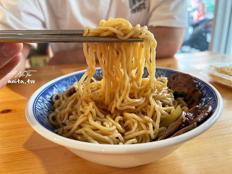 寶哥 酸辣麵,寶哥酸辣牛肉乾拌麵